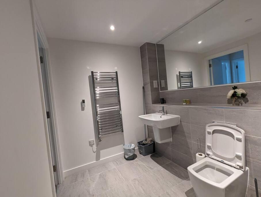 Lovely 1 Bed Apartment - Old Trafford Manchester Exteriör bild
